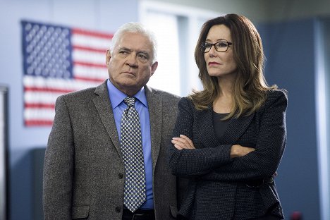 G. W. Bailey, Mary McDonnell - Major Crimes - Hostage of Fortune - Photos