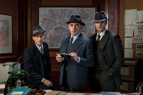 Shaun Dingwall, Rowan Atkinson, Leo Staar - Maigret - Kommissar Maigret: Die Nacht an der Kreuzung - Werbefoto