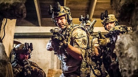 Tyler Grey, David Boreanaz, Max Thieriot - SEAL Team - La Recrue - Film