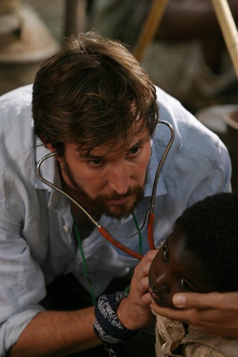 Noah Wyle - ER - Season 10 - Photos