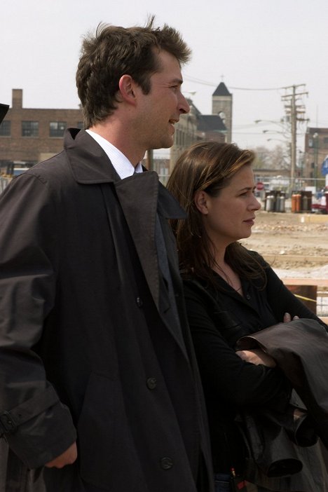 Noah Wyle, Maura Tierney - ER - Season 11 - Van film