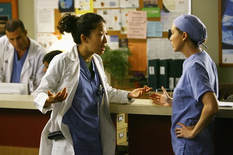 Sandra Oh, Ellen Pompeo - Grey's Anatomy - Au coeur de la compétition - Film