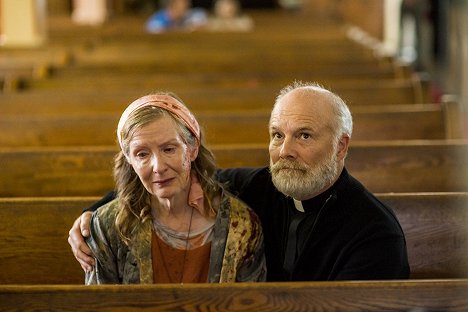 Frances Conroy, Dan Butler - The Mist - Withdrawal - Photos