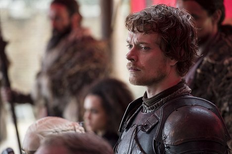 Alfie Allen - Game of Thrones - The Dragon And The Wolf - Photos
