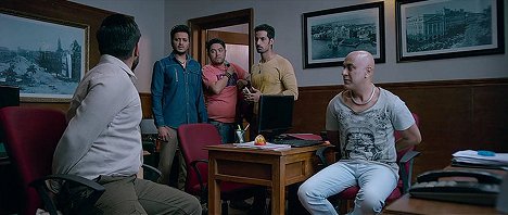 Ritesh Deshmukh, Vikram Thapa, Bhuvan Arora - Bank Chor - De la película