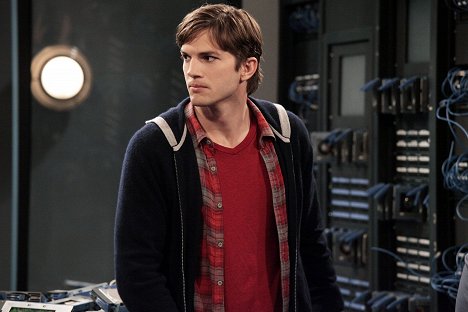 Ashton Kutcher - Two and a Half Men - Oh Look! Al-Qaeda! - Photos