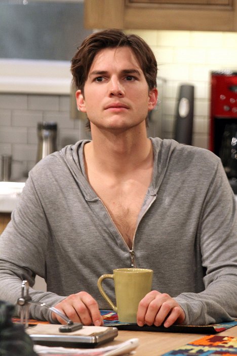 Ashton Kutcher - Two and a Half Men - Sips, Sonnets and Sodomy - Photos
