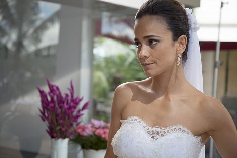 Alice Braga - Entre Idas e Vindas - Filmfotos