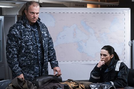 Adam Baldwin, Bridget Regan - The Last Ship - Tempest - Photos