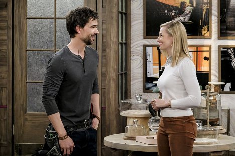 Christopher Gorham, Beth Behrs - 2 Broke Girls - And the Emergency Contractor - Photos
