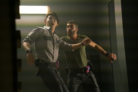 Jiro Wang, Antonio Banderas - Security - Z filmu