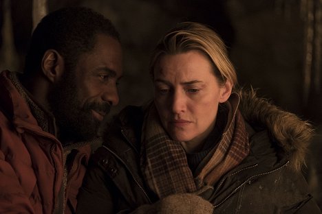 Idris Elba, Kate Winslet - Hegyek között - Filmfotók