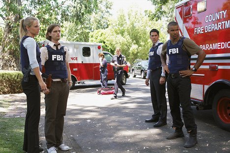 A.J. Cook, Matthew Gray Gubler, Thomas Gibson, Shemar Moore - Criminal Minds - In Name and Blood - Photos