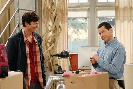 Ashton Kutcher, Jon Cryer - Mon oncle Charlie - Les Furets, à l'attaque ! - Film