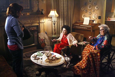 Patricia Heaton, Jeanette Miller, Frances Bay - A semmi közepén - Füstbe ment évforduló - Filmfotók