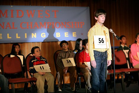 Atticus Shaffer - The Middle - The Bee - Photos