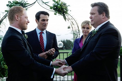 Jesse Tyler Ferguson, Ty Burrell, Julie Bowen, Eric Stonestreet - Modern Family - Hochzeit auf Hochtouren (1) - Filmfotos