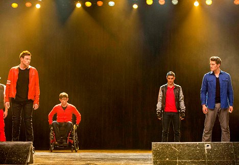 Cory Monteith, Kevin McHale, Darren Criss, Matthew Morrison - Glee - Enfrentamiento - De la película