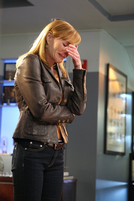 Marg Helgenberger - CSI: Crime Scene Investigation - Willows in the Wind - Photos