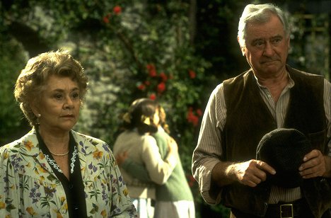 Joan Plowright, George Baker - Back to the Secret Garden - Do filme