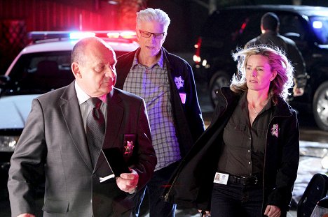 Paul Guilfoyle, Ted Danson, Elisabeth Shue - CSI: Crime Scene Investigation - CSI Unplugged - Photos