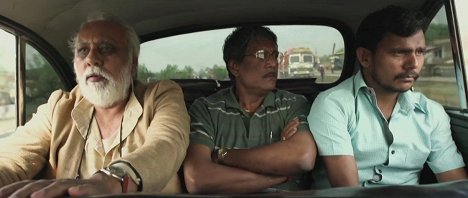 Lalit Behl, Adil Hussain - Mukti Bhawan - Van film