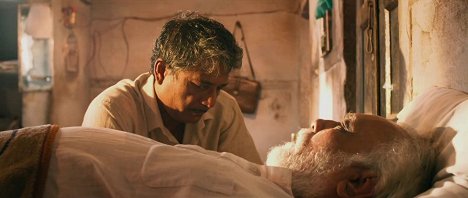 Adil Hussain, Lalit Behl - Mukti Bhawan - Filmfotók