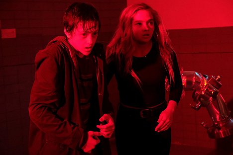 Percy Hynes White, Natalie Alyn Lind - The Gifted - eXposed - Photos