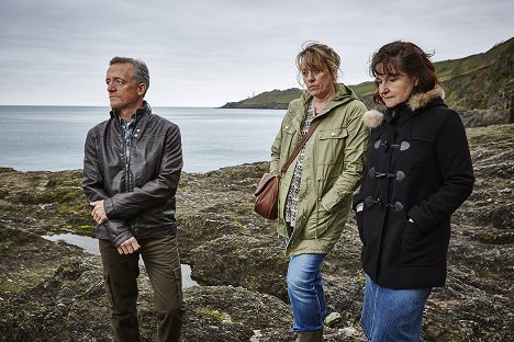 Peter McNeil O'Connor, Adie Allen, Elaine Claxton - The Coroner - Perfectly Formed - Van film