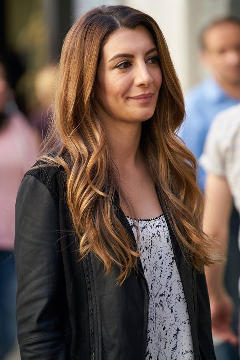 Nasim Pedrad - New Girl - A Chill Day In - Photos