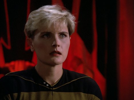 Denise Crosby - Star Trek - Uusi sukupolvi - Kohtaaminen avaruudessa - Kuvat elokuvasta