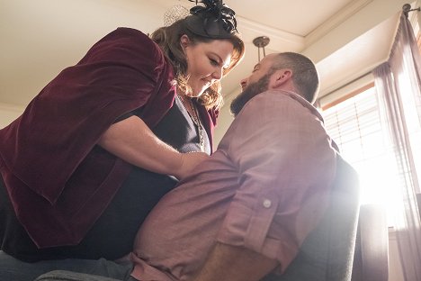 Chrissy Metz, Chris Sullivan - This Is Us - A Father's Advice - Van film