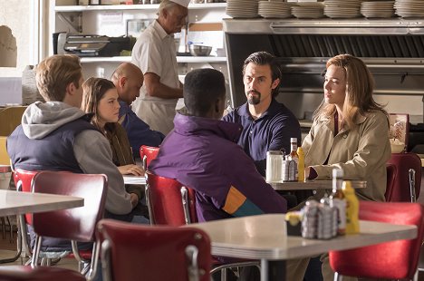Milo Ventimiglia, Mandy Moore - This Is Us - A Father's Advice - Photos