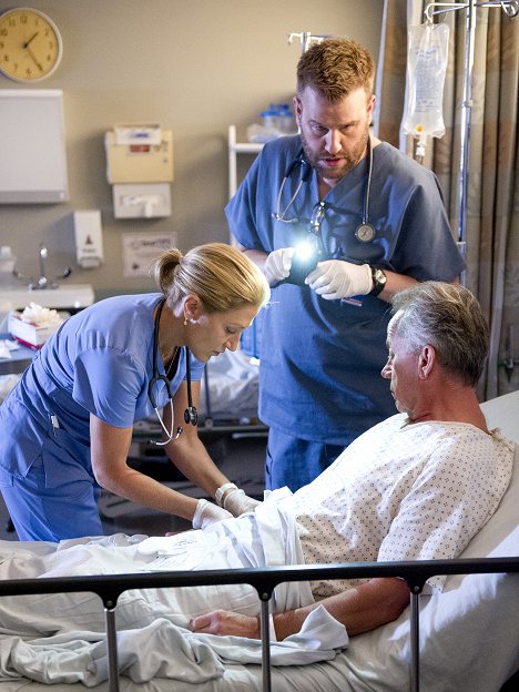 Edie Falco, Stephen Wallem - Nurse Jackie - Wieder voll dabei - Filmfotos