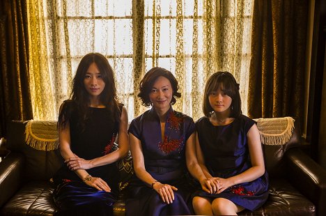 Ke-Xi Wu, Kara Hui, Vicky Chen