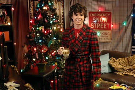 Charlie McDermott - The Middle - Christmas Help - Photos