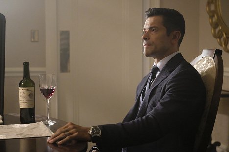 Mark Consuelos - Riverdale - Kapitola 14: Polibek před smrtí - Z filmu