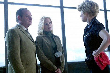 Paul Guilfoyle, Marg Helgenberger - CSI - Den Tätern auf der Spur - Das Todesfass - Filmfotos