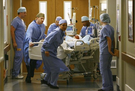 Kevin McKidd, Ellen Pompeo, Sara Ramirez - Grey's Anatomy - Now or Never - Photos