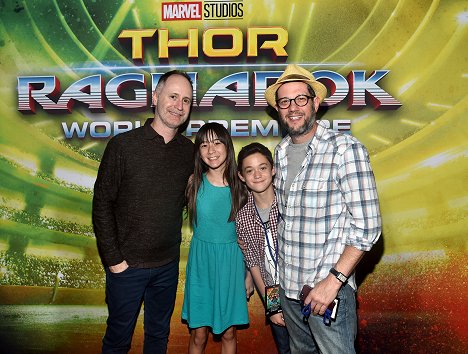 The World Premiere of Marvel Studios' "Thor: Ragnarok" at the El Capitan Theatre on October 10, 2017 in Hollywood, California - Tom MacDougall, Michael Giacchino - Thor: Ragnarök - Tapahtumista