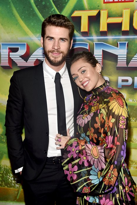 The World Premiere of Marvel Studios' "Thor: Ragnarok" at the El Capitan Theatre on October 10, 2017 in Hollywood, California - Liam Hemsworth, Miley Cyrus - Thor 3 - Tag der Entscheidung - Veranstaltungen