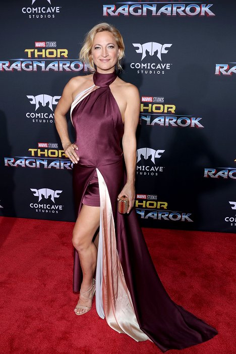 The World Premiere of Marvel Studios' "Thor: Ragnarok" at the El Capitan Theatre on October 10, 2017 in Hollywood, California - Zoë Bell - Thor: Ragnarok - Z akcií