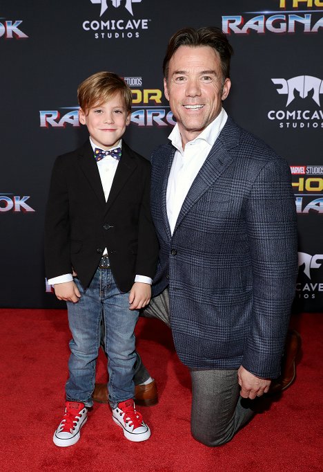 The World Premiere of Marvel Studios' "Thor: Ragnarok" at the El Capitan Theatre on October 10, 2017 in Hollywood, California - Terry Notary - Thor: Ragnarok - Z akcií