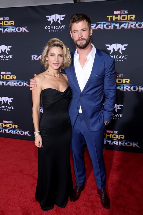 The World Premiere of Marvel Studios' "Thor: Ragnarok" at the El Capitan Theatre on October 10, 2017 in Hollywood, California - Elsa Pataky, Chris Hemsworth - Thor: Ragnarok - Z akcí