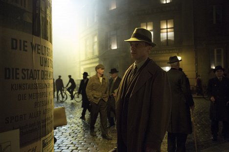 Volker Bruch - Babylon Berlin - Episode 1 - Filmfotos