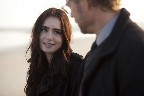 Lily Collins - Stuck in Love - Photos