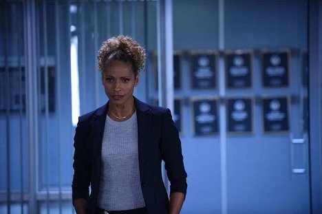 Michelle Hurd - Zabójcza broń - Flight Risk - Z filmu