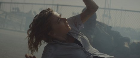 Bojana Novakovic - Beyond Skyline - Z filmu