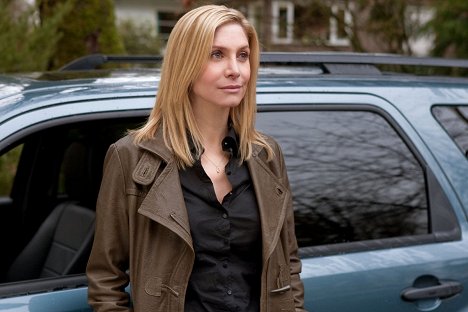 Elizabeth Mitchell - V - Season 1 - De la película