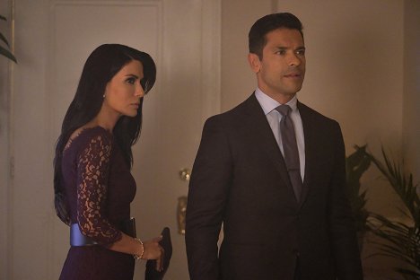 Marisol Nichols, Mark Consuelos - Riverdale - Chapter Sixteen: The Watcher in the Woods - Photos